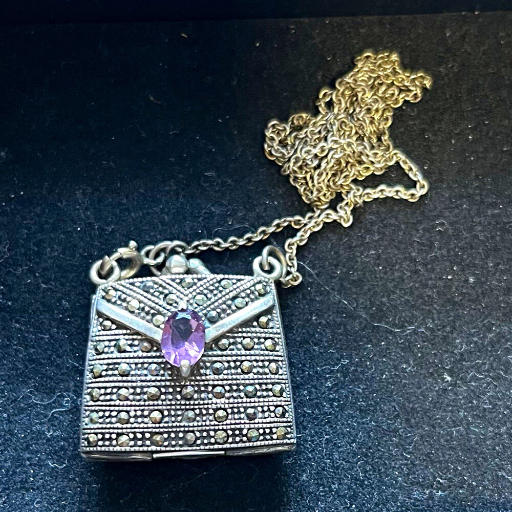 Early Victoria Silver 800 purse Chain pendant with 22 inch chain. Antique
